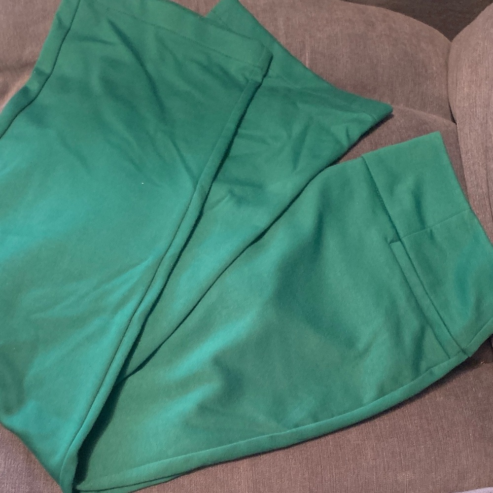 New York & Company Emerald Green Womens Trousers. Size S